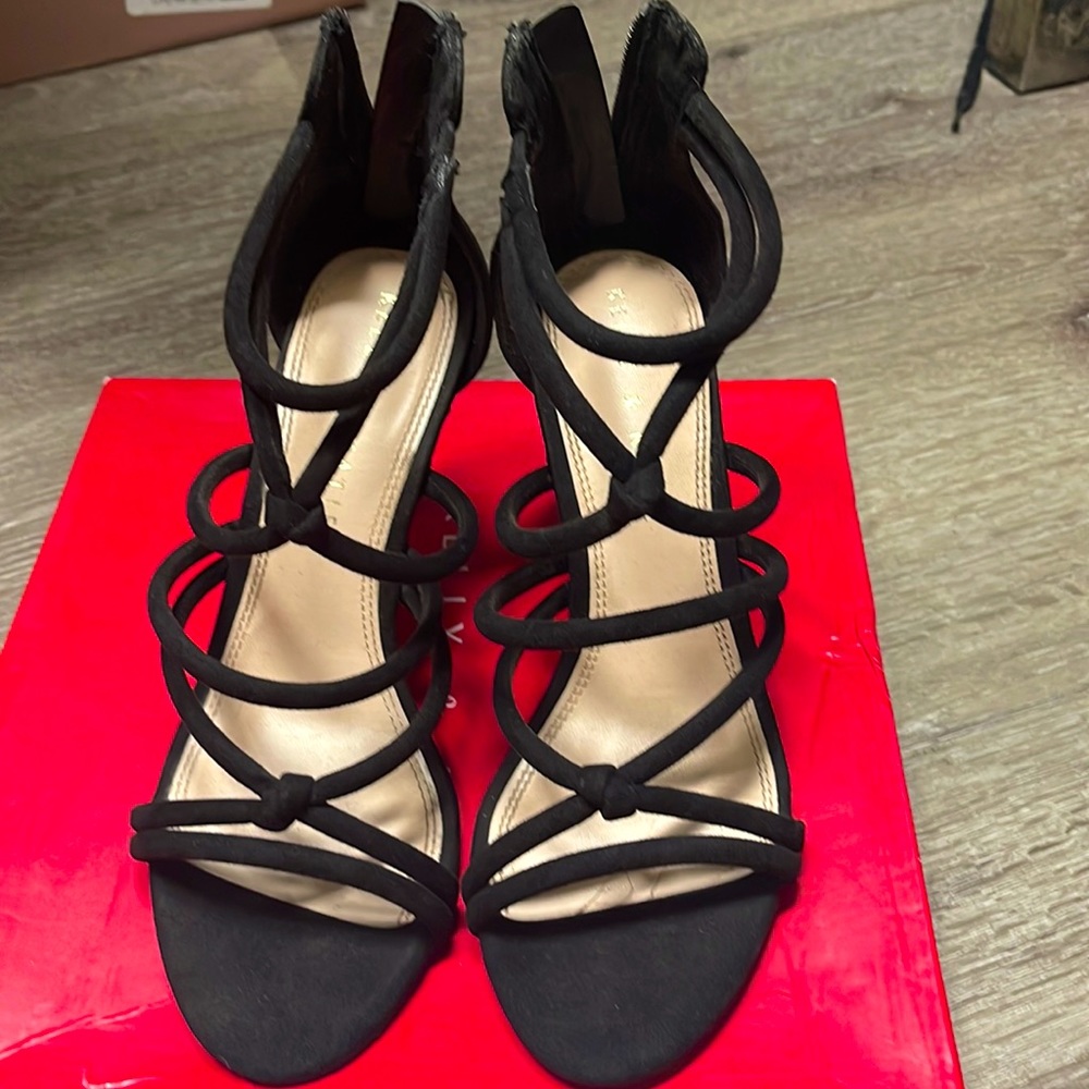 Kelly&Katie Serina strappy heel in black